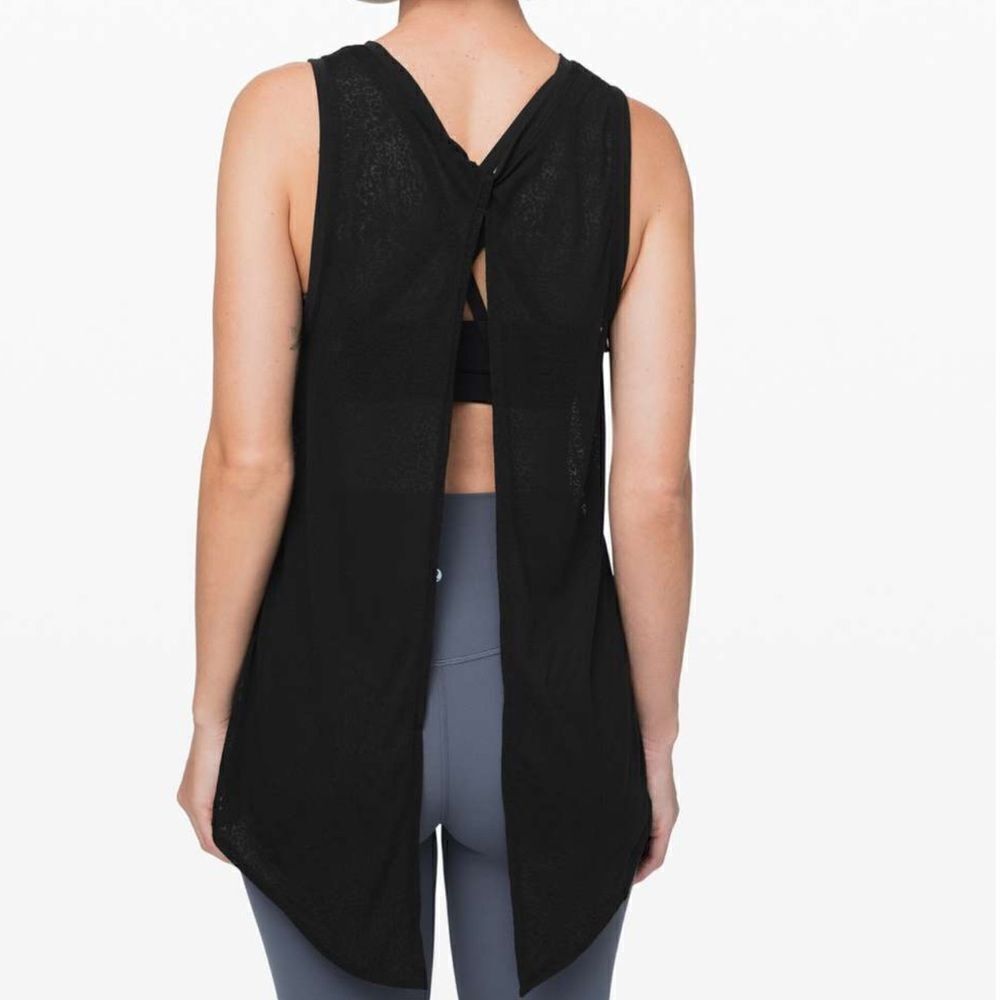 NWT New LULULEMON Meet Halfway Open Back Tank Black Mesh Lace Texture PSHT 10